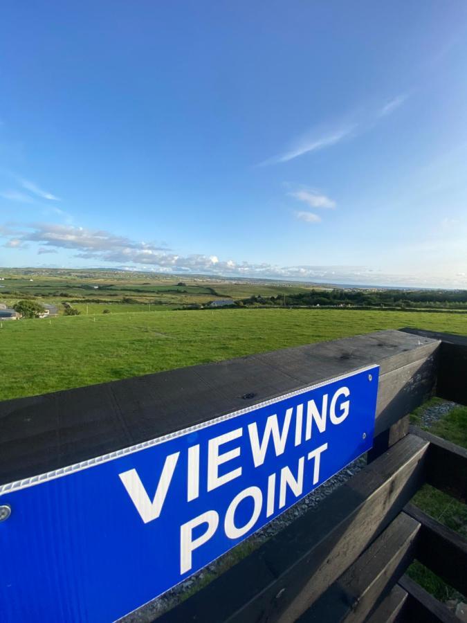 Hill Top View Apartment Lahinch Buitenkant foto