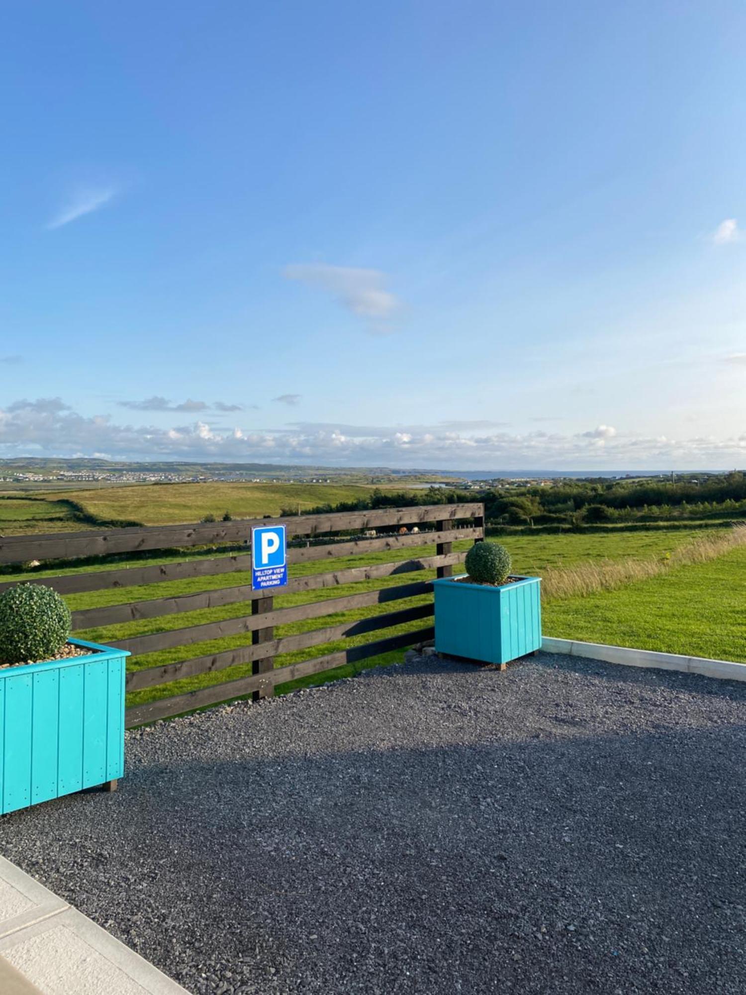 Hill Top View Apartment Lahinch Buitenkant foto